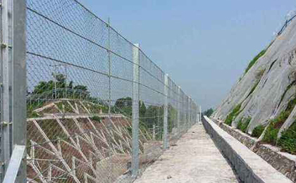 剛性防護(hù)網(wǎng) 剛性防護(hù)網(wǎng)