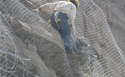 落石防護(hù)網(wǎng) 落石防護(hù)網(wǎng)